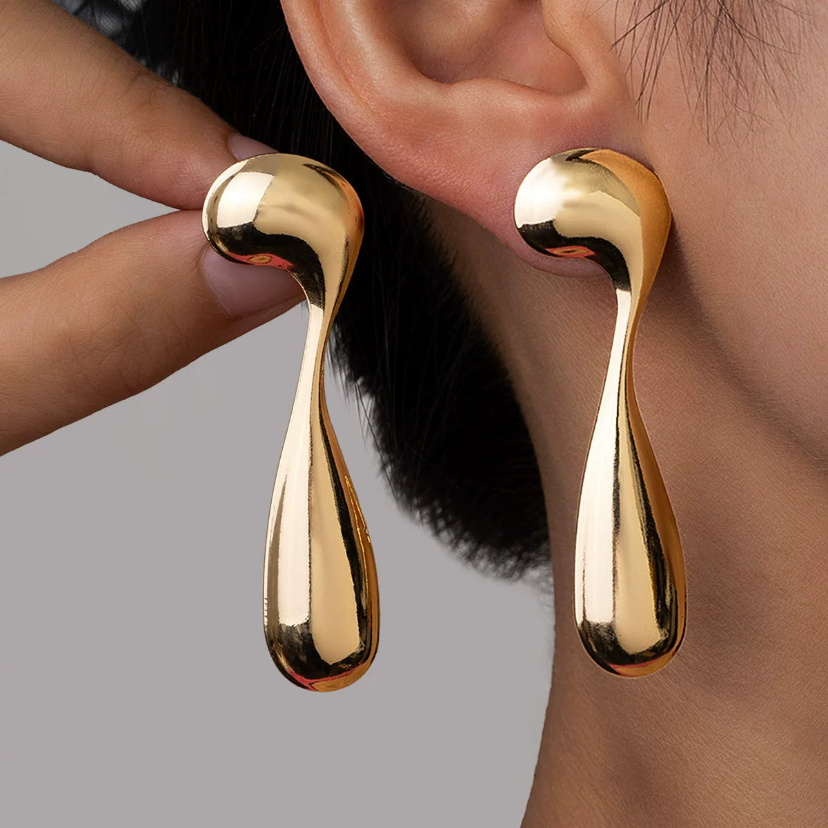 Sculptural Spiral Geometric Smooth Surface Stud Earrings | Gold Alloy | Exaggerated Niche Light Luxury | High-End Fashion Women