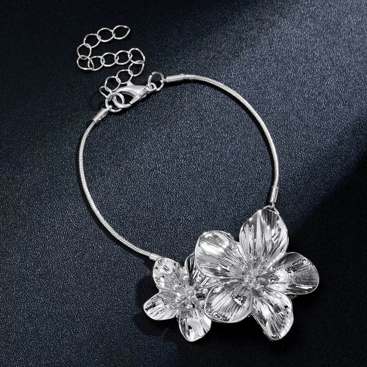Europe and the United States cross-border fashion exaggerated creative heavy metal flower five petal flower women stud earrings suitable for holiday party accessories