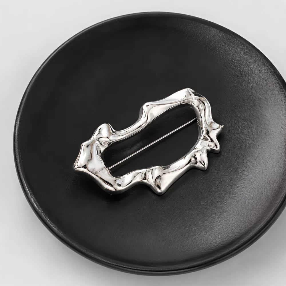 Sculptural Organic Fluid Hollow Geometric Brooch Pin | Zinc Alloy | Premium Refined Pin | Minimalist Light Luxury Jewelry | Commuter Daily wear