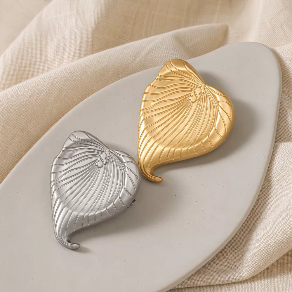 Sculptural Brooch | Gold Alloy | Niche High-End Light Luxury Exquisite | Commuter Suit Corsage Women