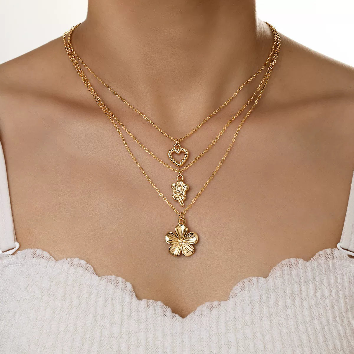 Floral Petal Metal Pleated Flower Pendant Adjustable Collarbone Necklace | Alloy | Temperament Niche Fashion | Women