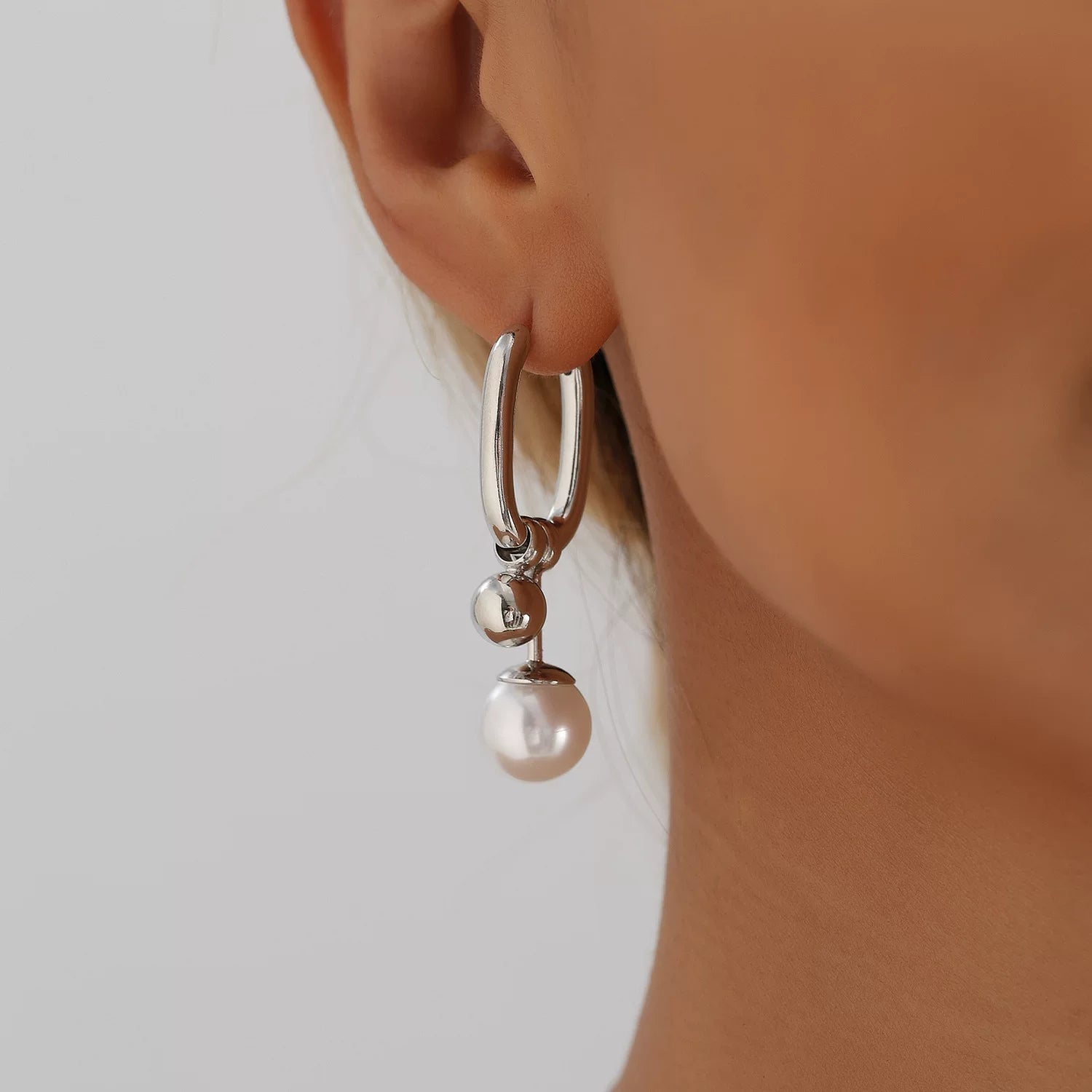 Pearl U-shaped Hollow Geometric Pendant Ear Buckle | Alloy | Mixed Elements | Minimalist Niche | Fashion Simple Women
