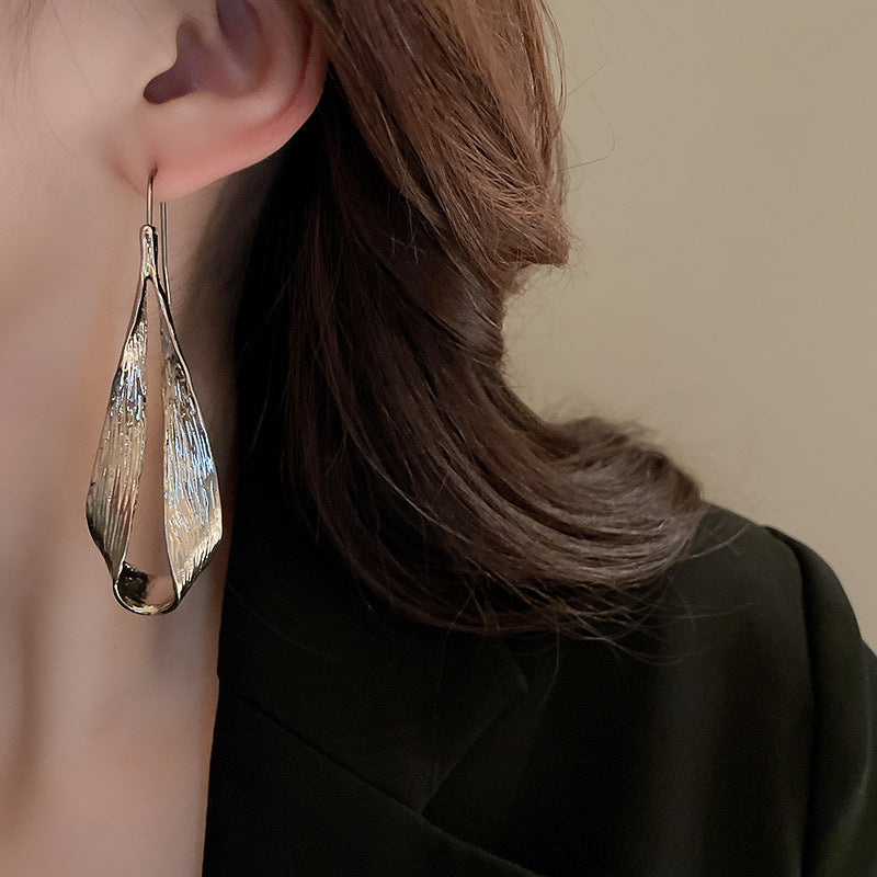 ZAMA DUMA cold metal feeling water drop leaf ear hook earrings European and American exaggerated niche temperament high sense Internet celebrity earrings women