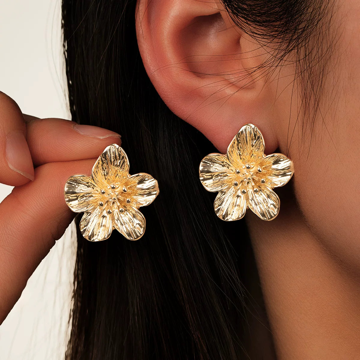 Europe and the United States cross-border fashion exaggerated creative heavy metal flower five petal flower women stud earrings suitable for holiday party accessories