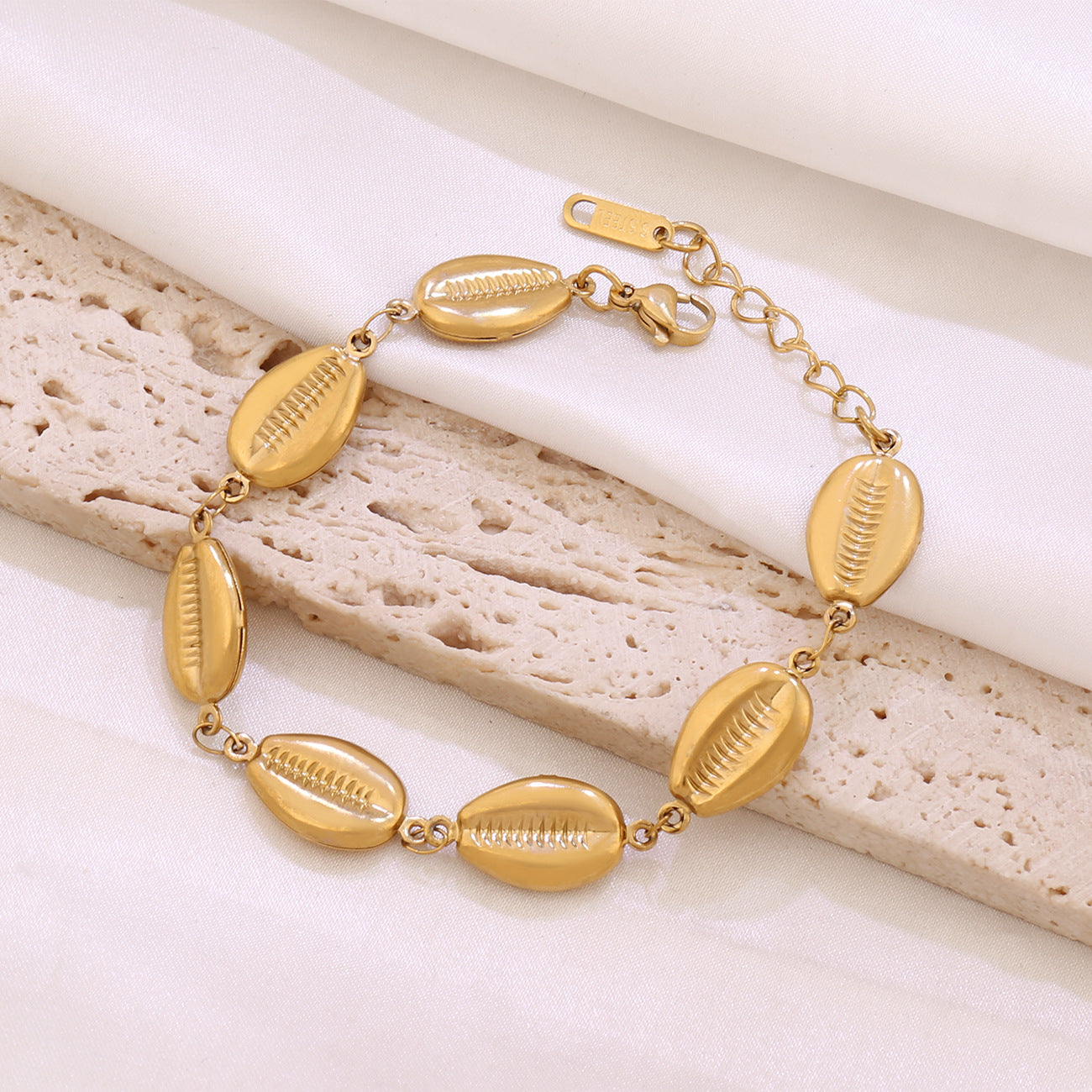 ZAMA DUMA summer beach ocean stainless steel hollow conch shell bracelet women's 18K gold-plated jewelry