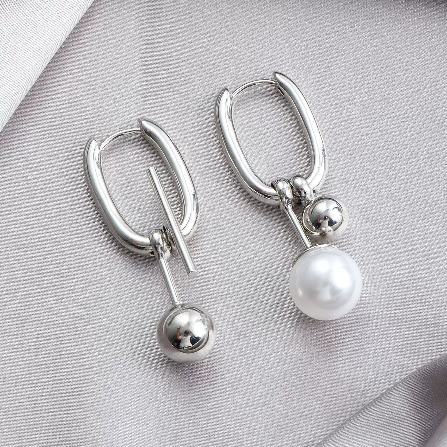 Pearl U-shaped Hollow Geometric Pendant Ear Buckle | Alloy | Mixed Elements | Minimalist Niche | Fashion Simple Women