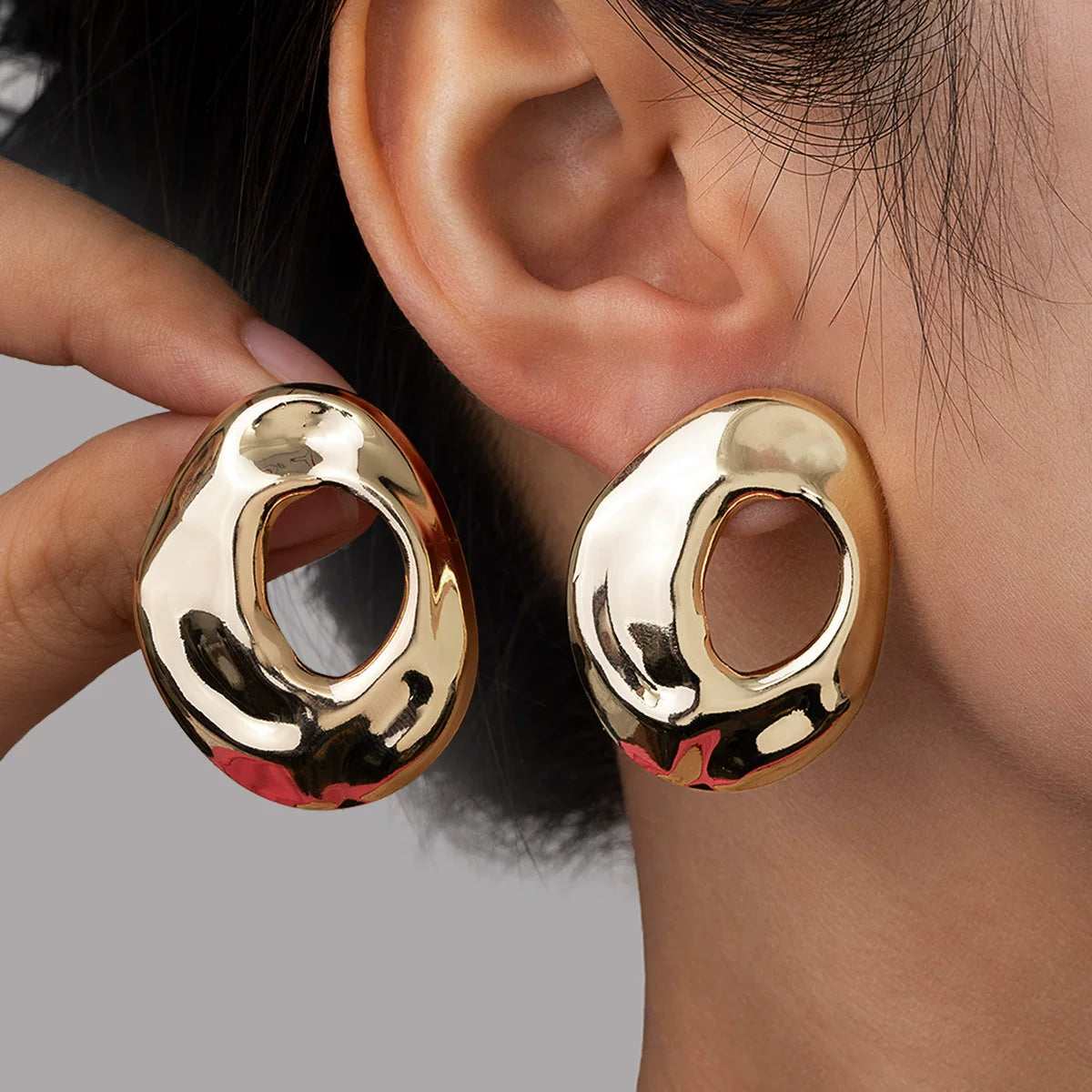 Sculptural Spiral Geometric Smooth Surface Stud Earrings | Gold Alloy | Exaggerated Niche Light Luxury | High-End Fashion Women