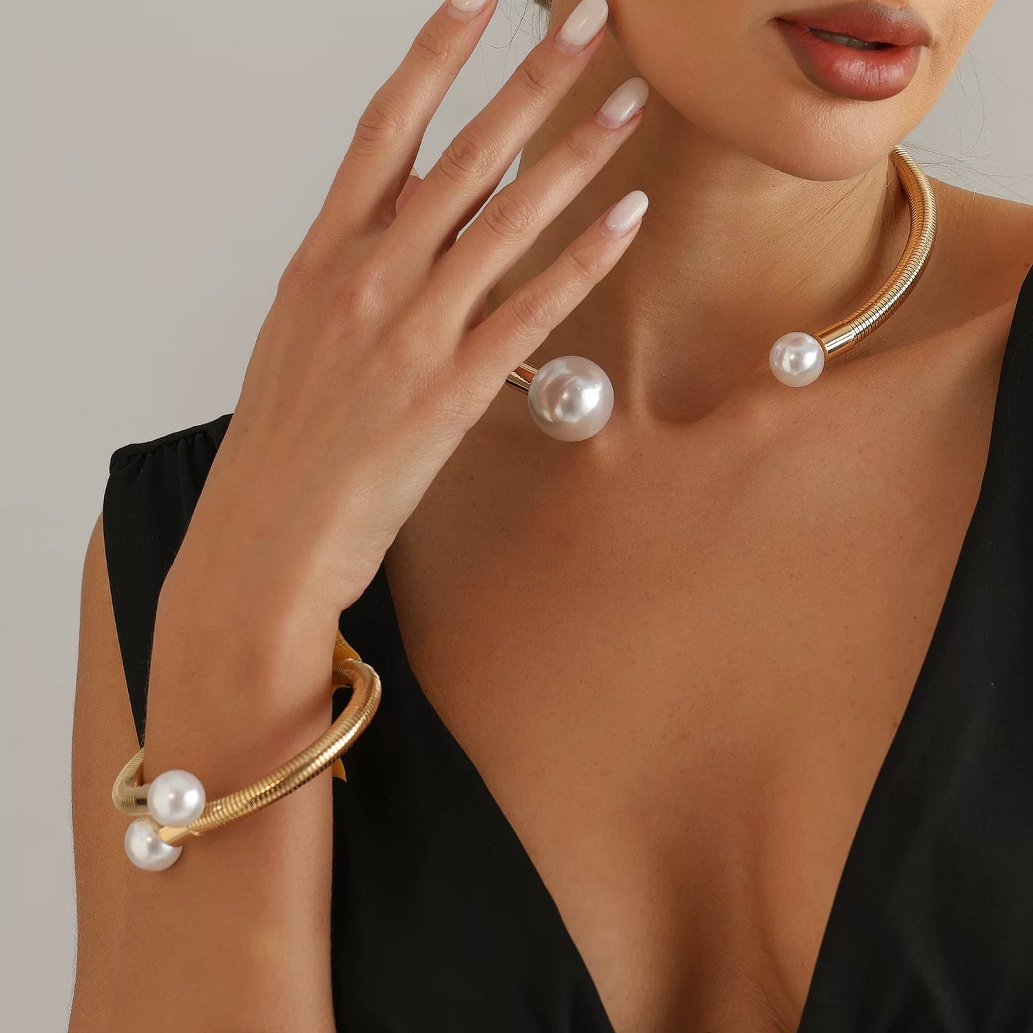 Retro snake bone chain pearl collar bracelet exaggerated double bead design metal splicing elegant high-end minimalist light luxury
