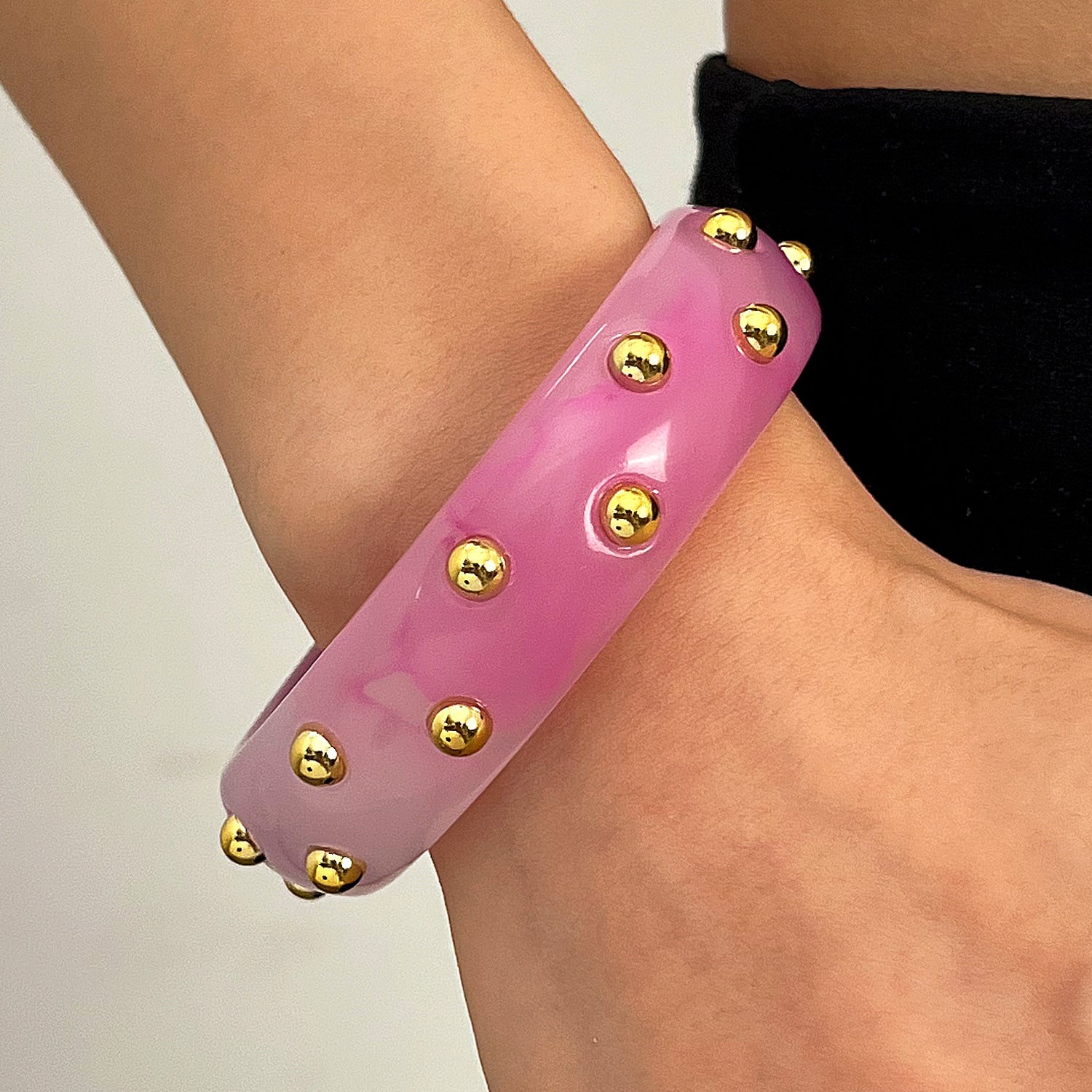 ZAMA DUMA Internet celebrity same retro color polka dot wide bracelet, multi-color optional acrylic heavy industry stacked wear temperament bracelet