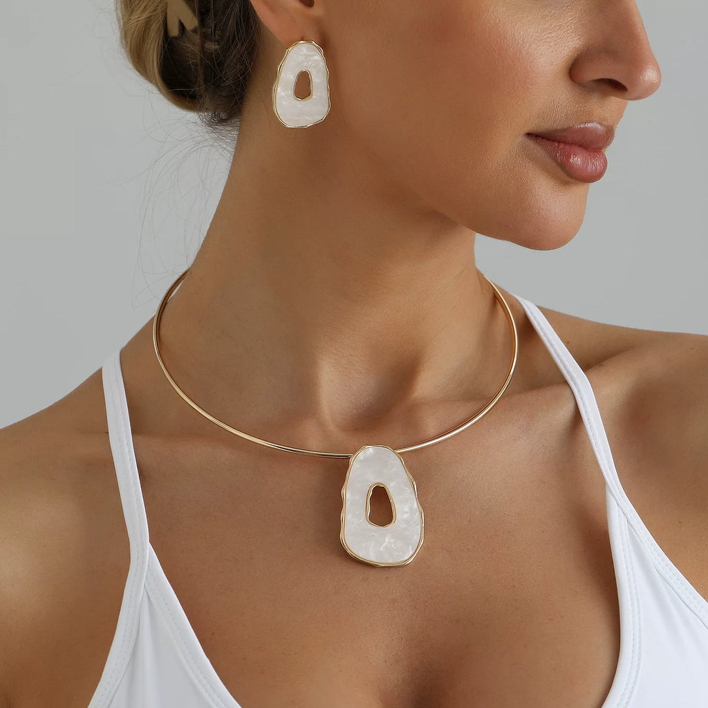 Vintage Sculpture Fluid Irregular Hollow Geometric Fritillary Metal Mixed and Matched Collar Bracelet Earrings Three-piece Versatile Set