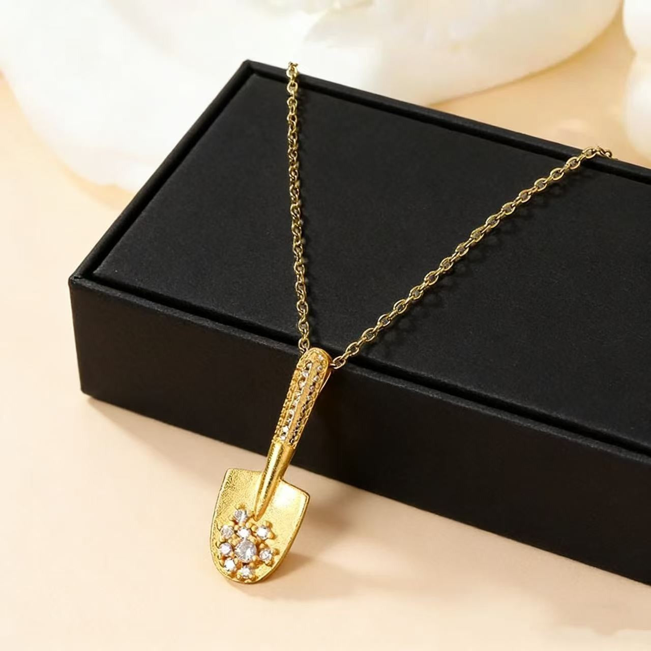 ZAMA DUMA light luxury presbyopia titanium steel necklace color drop glaze popcorn shape three-dimensional inlay advanced wholesale