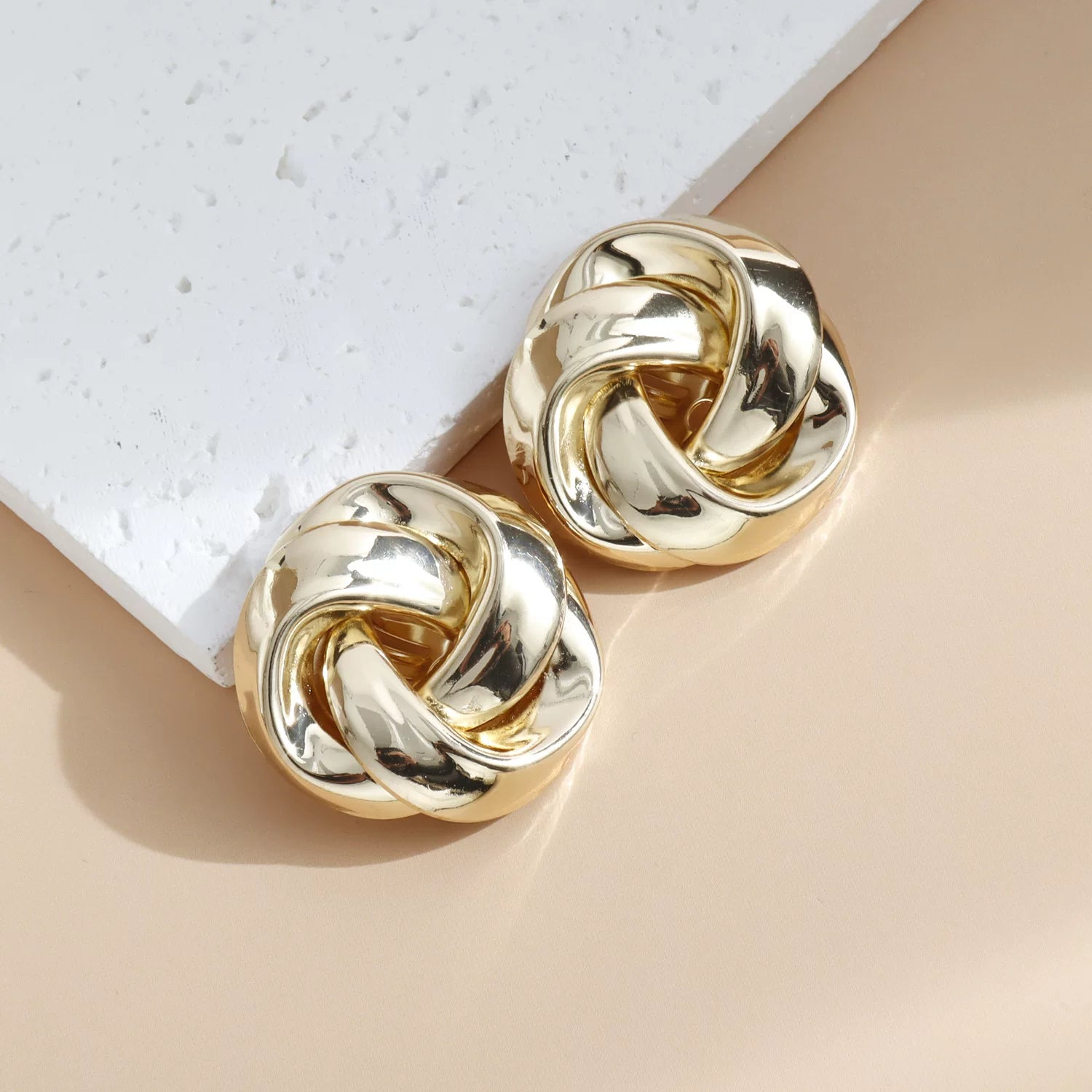 Metal Knotted twisted Round hoop Gold Plated Silver Needle Earrings Zinc Alloy Sculpture Retro Minimalist Versatile Commuter daily wear Earrings
