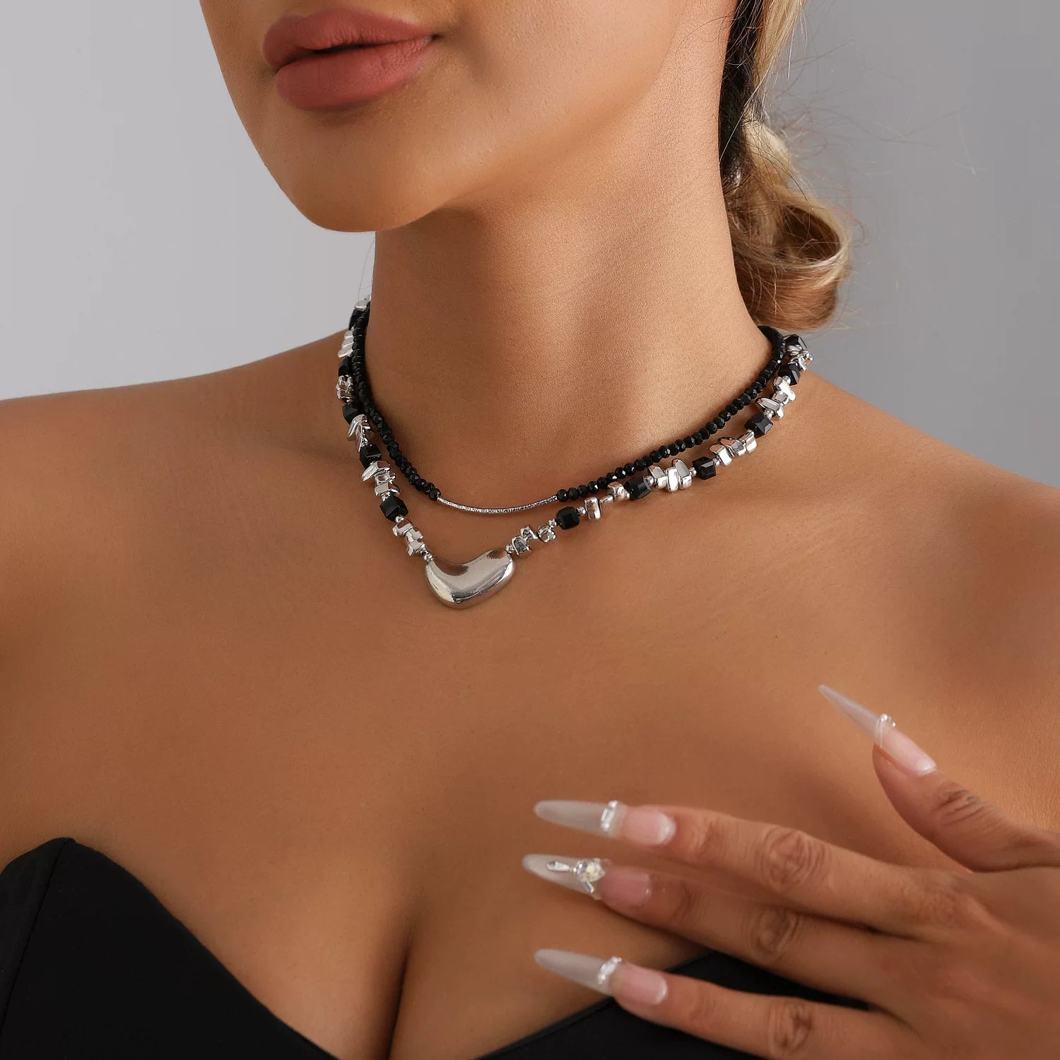 Special-shaped broken silver block irregular love beaded black crystal necklace dark stacked necklace punk minimalist light luxury
