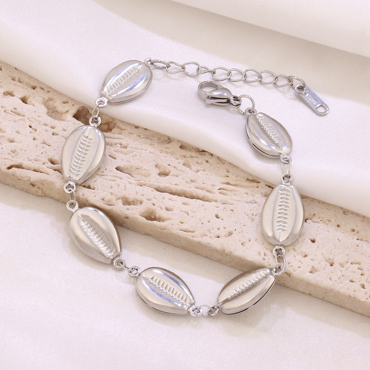 ZAMA DUMA summer beach ocean stainless steel hollow conch shell bracelet women's 18K gold-plated jewelry