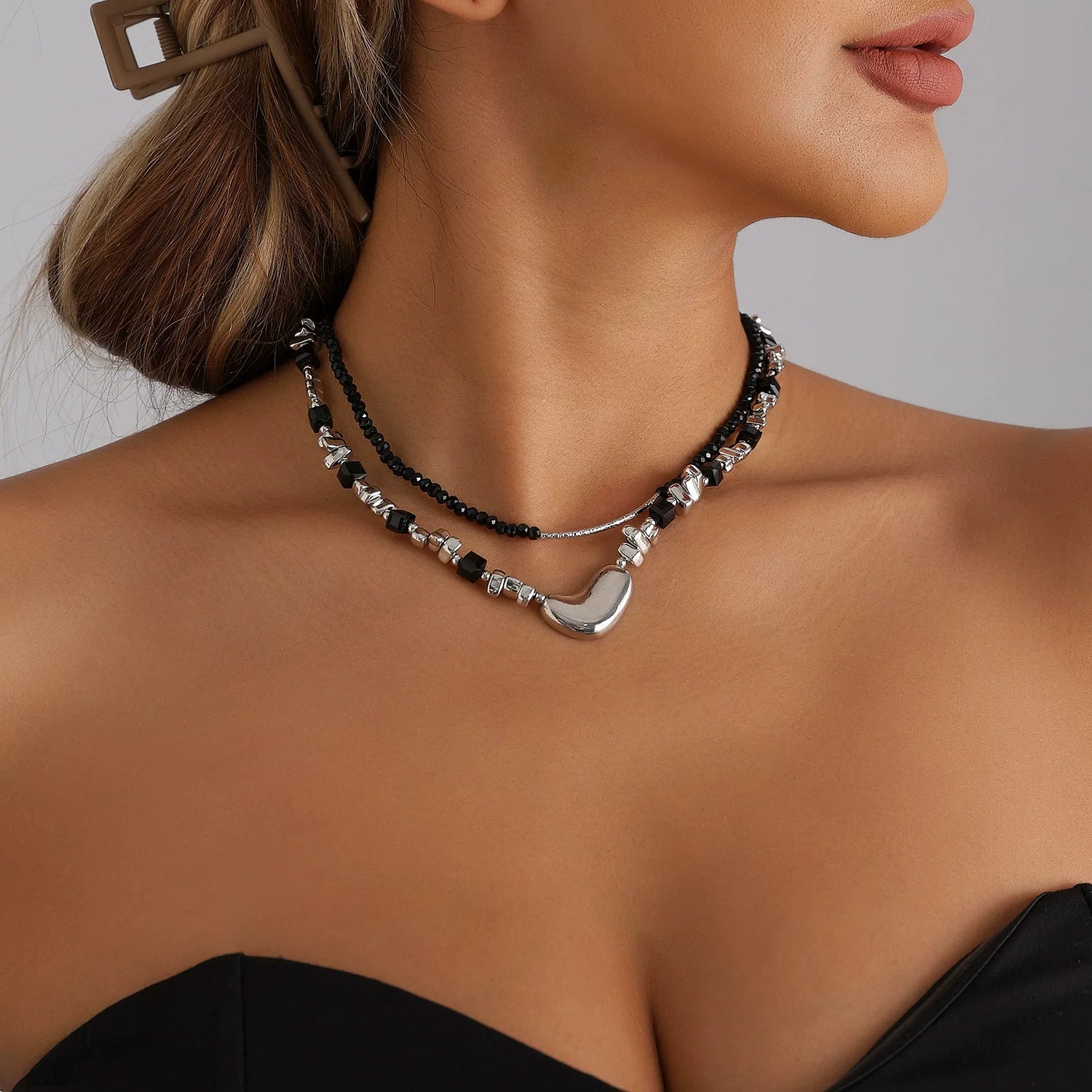 Special-shaped broken silver block irregular love beaded black crystal necklace dark stacked necklace punk minimalist light luxury