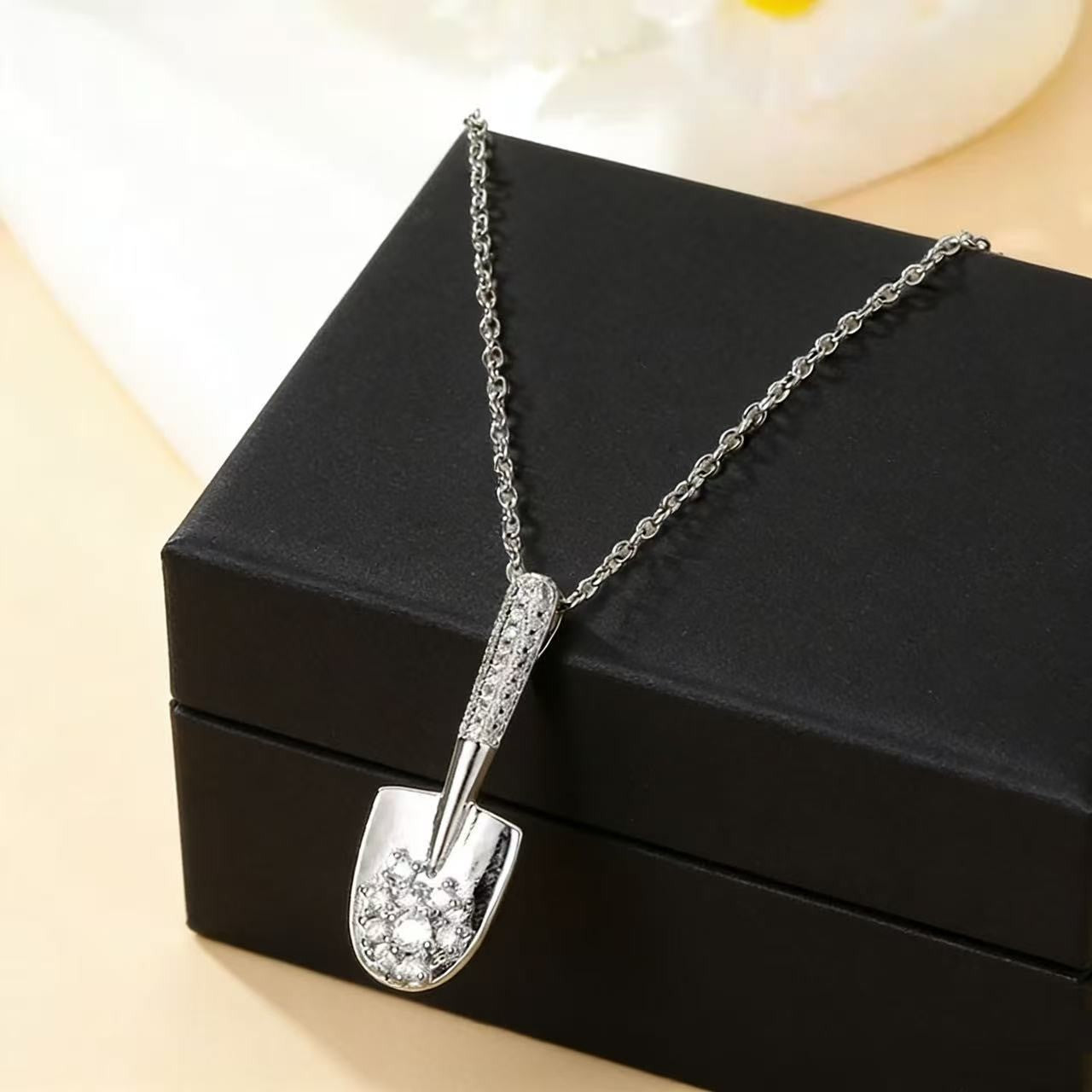 ZAMA DUMA light luxury presbyopia titanium steel necklace color drop glaze popcorn shape three-dimensional inlay advanced wholesale