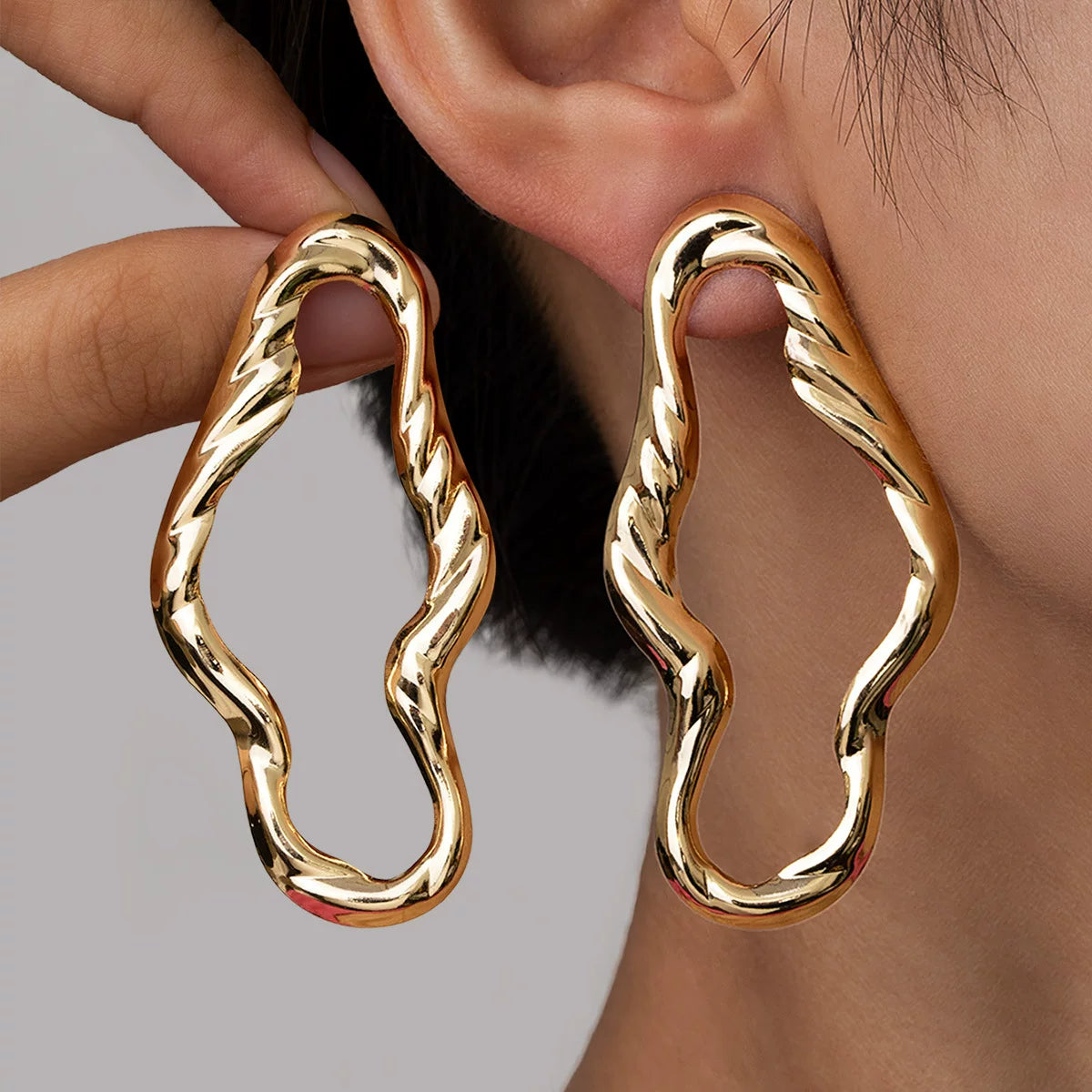 Sculptural Spiral Geometric Smooth Surface Stud Earrings | Gold Alloy | Exaggerated Niche Light Luxury | High-End Fashion Women