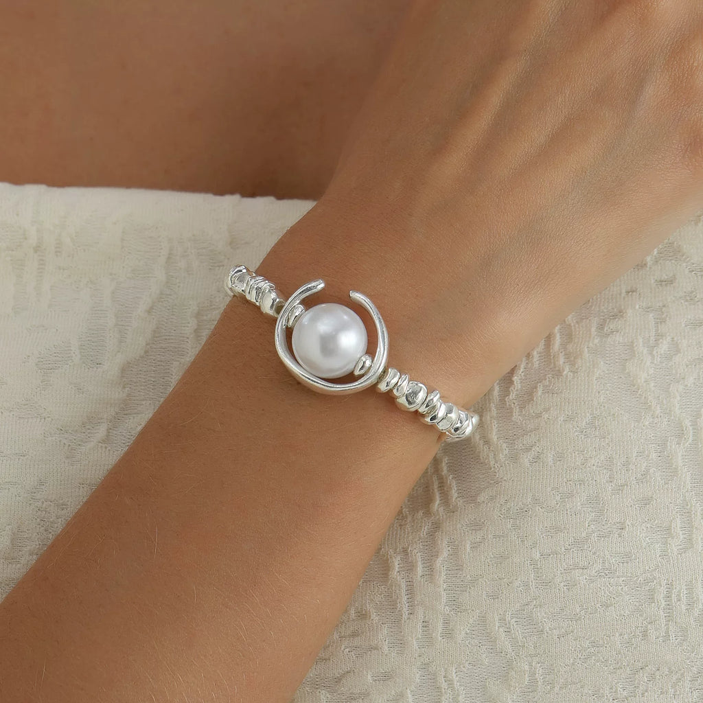 Irregular metal broken silver block mixed and matched pearl necklace, minimalist light luxury, elegant and simple personality versatile necklace