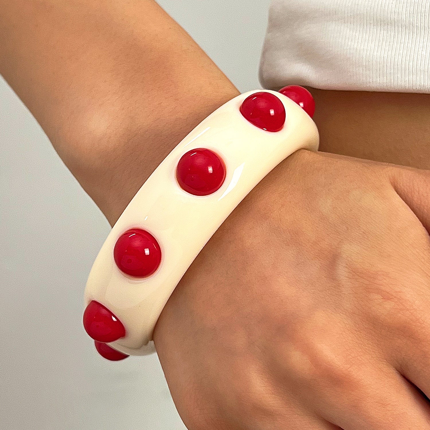 ZAMA DUMA Internet celebrity same retro color polka dot wide bracelet, multi-color optional acrylic heavy industry stacked wear temperament bracelet