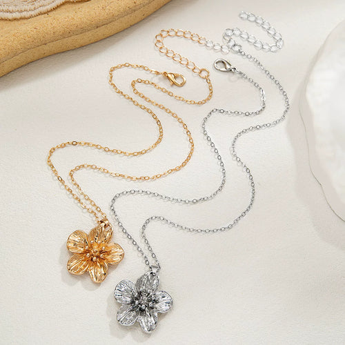 Floral Petal Metal Pleated Flower Pendant Adjustable Collarbone Necklace | Alloy | Temperament Niche Fashion | Women