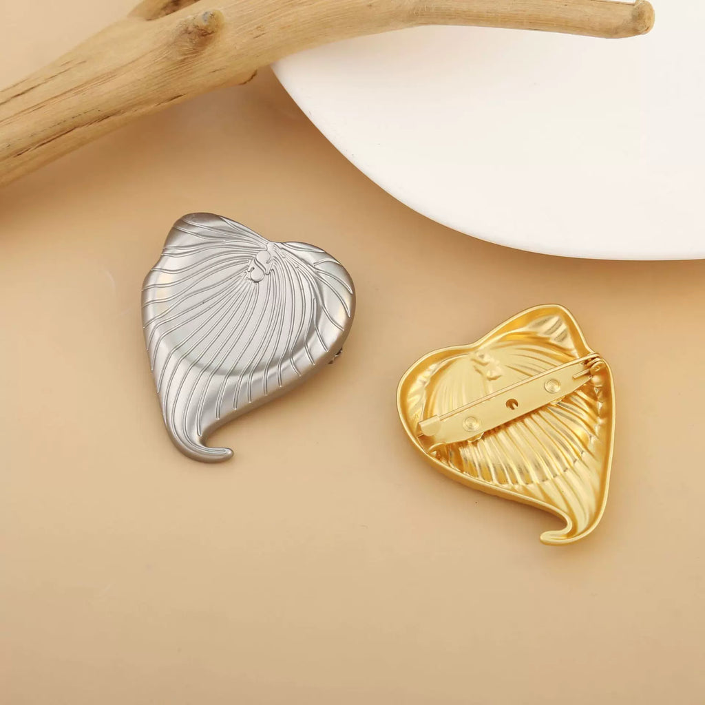 Sculptural Brooch | Gold Alloy | Niche High-End Light Luxury Exquisite | Commuter Suit Corsage Women