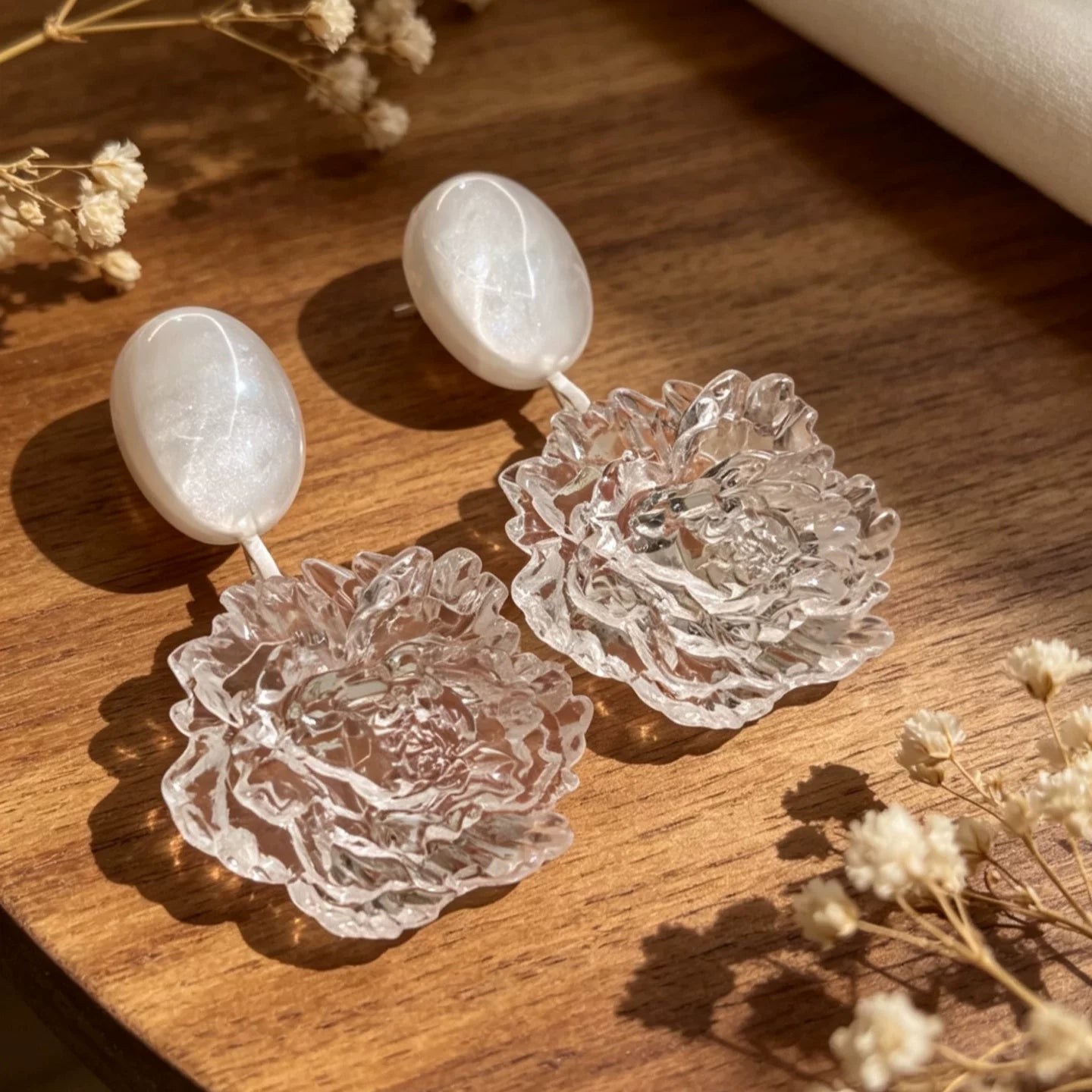 Ice clear Camellia Earrings Three-dimensional Resin Waterproof Flower Earrings Premium Silver Needle Earrings Light Luxury Daily wear statement Vacation