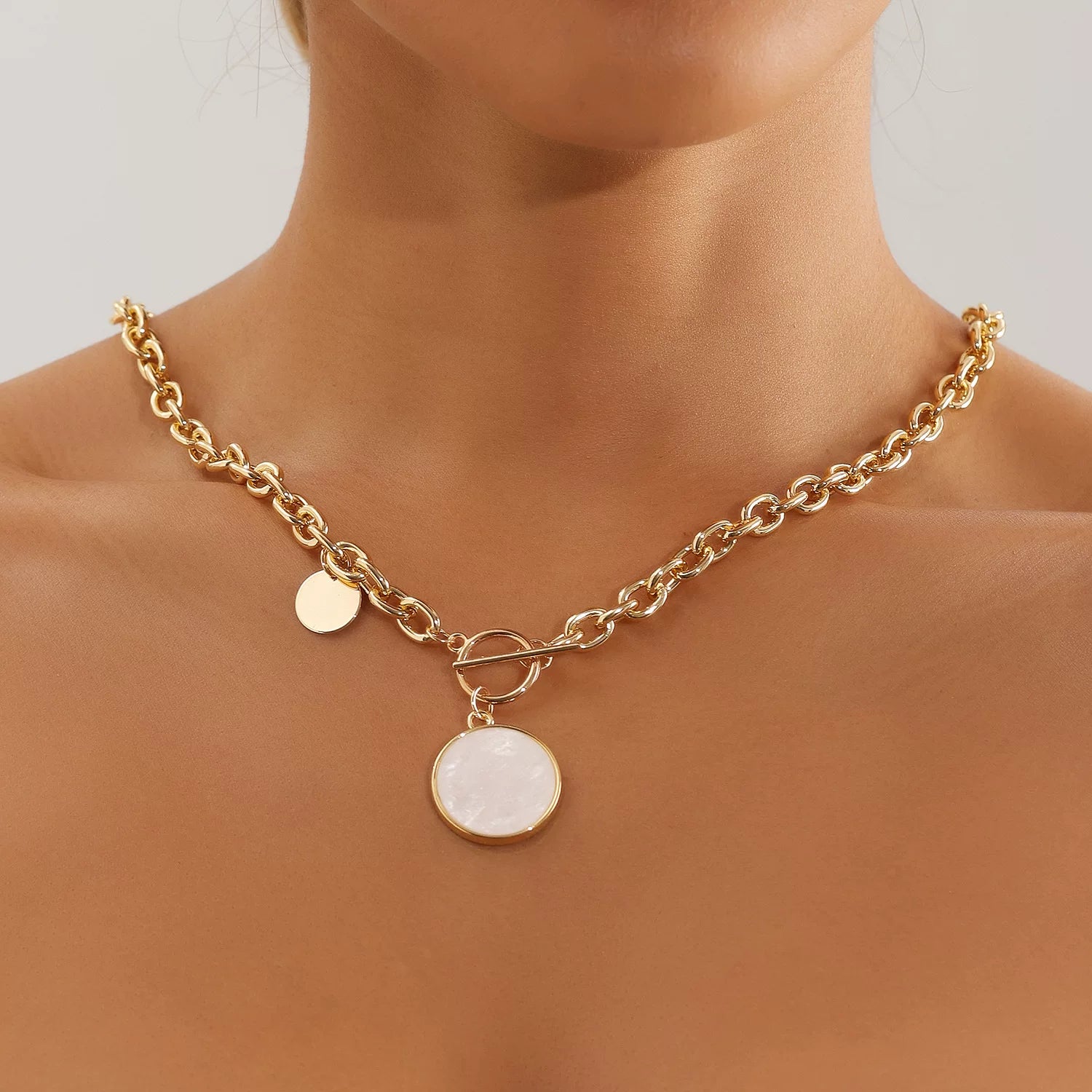 Pearl White Fritillary Open Ring | Gold Plated Alloy | Old Money Niche Light Luxury | Versatile High-End Women