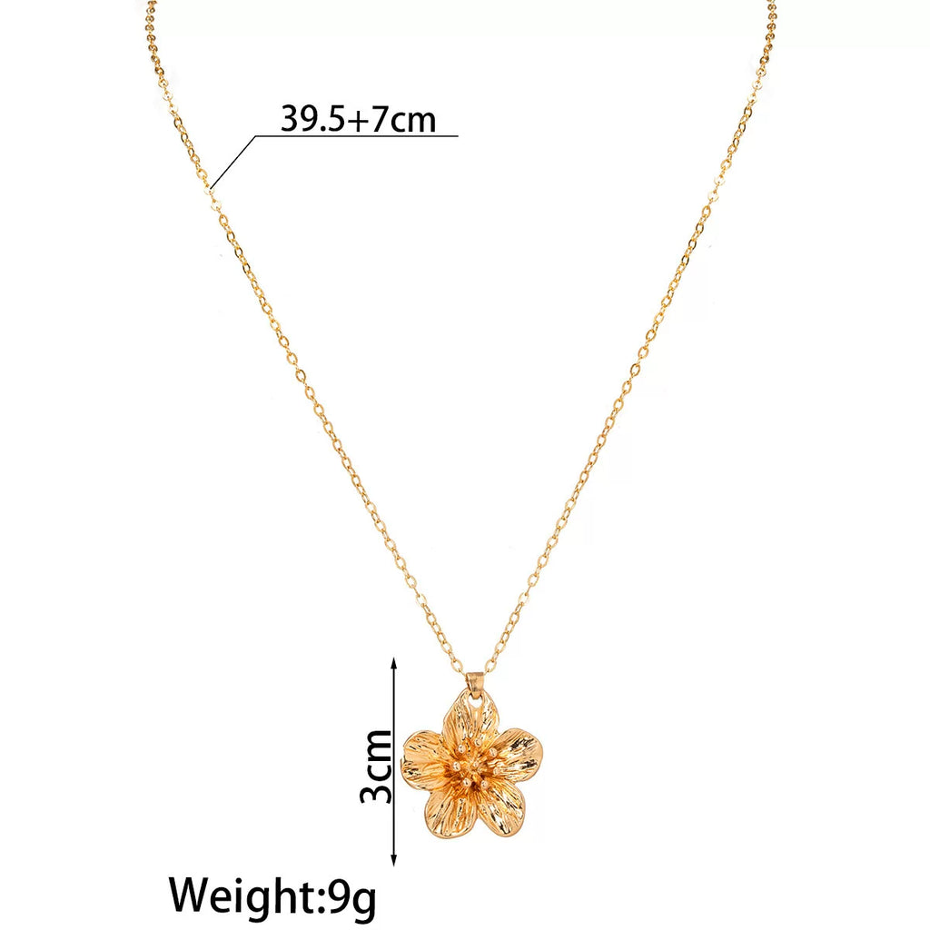 Floral Petal Metal Pleated Flower Pendant Adjustable Collarbone Necklace | Alloy | Temperament Niche Fashion | Women