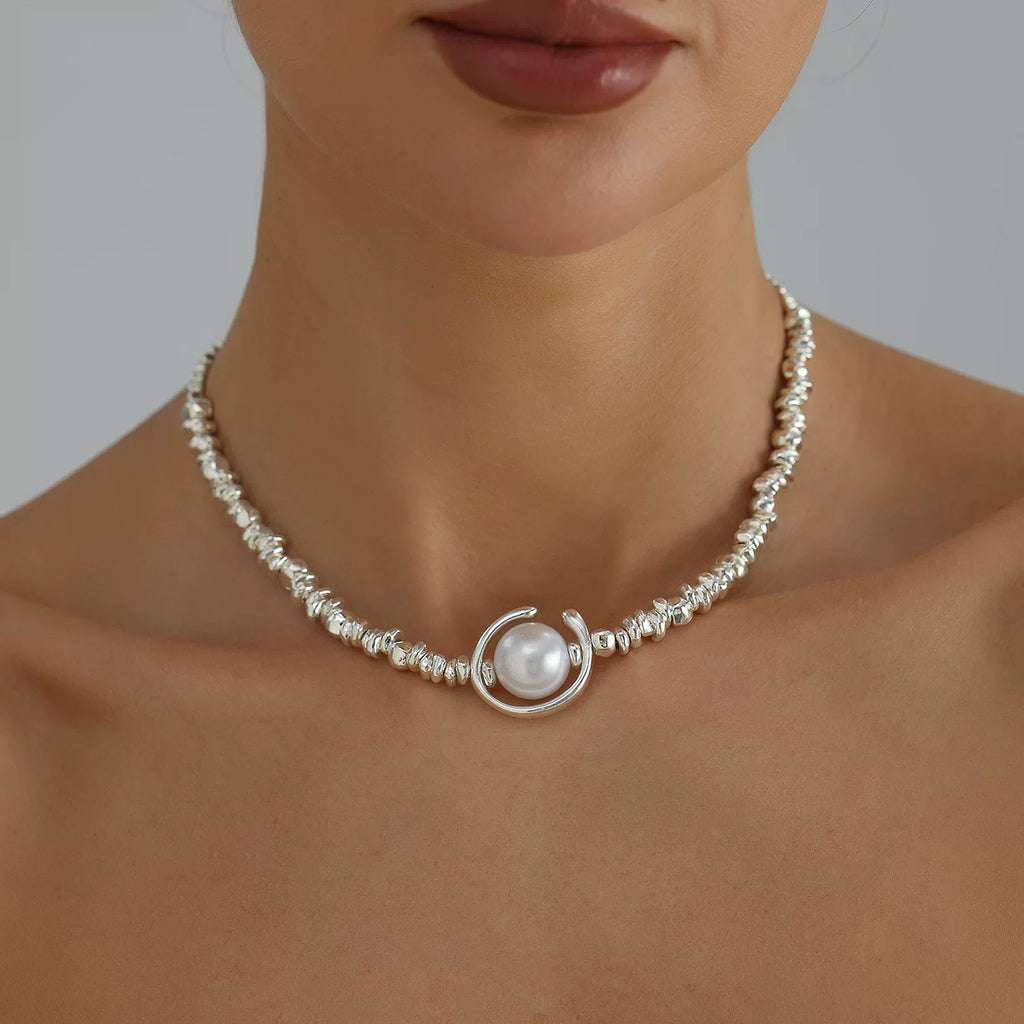 Irregular metal broken silver block mixed and matched pearl necklace, minimalist light luxury, elegant and simple personality versatile necklace
