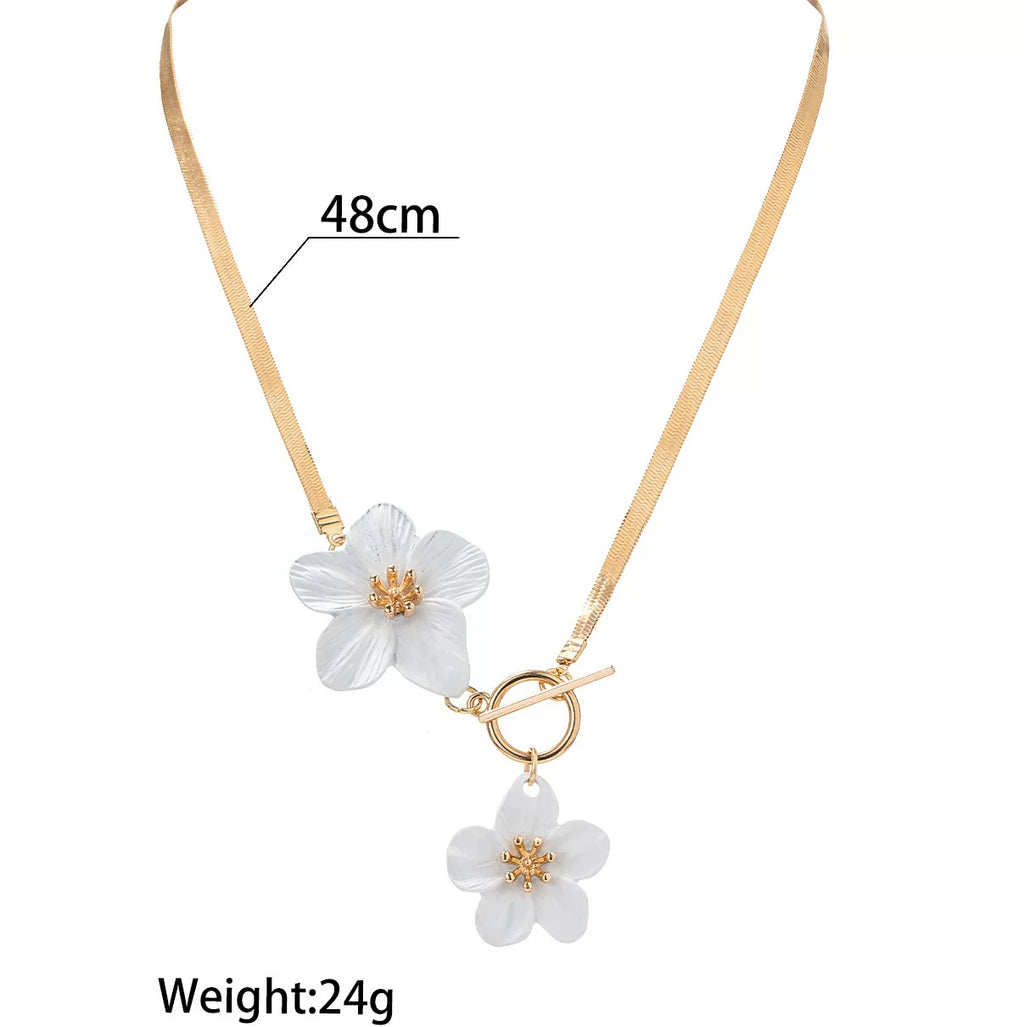 Floral 3D Spray Paint OT Buckle Chain Necklace | Alloy | Exaggerated Niche Maximalist | Collarbone Chain Fashion Women