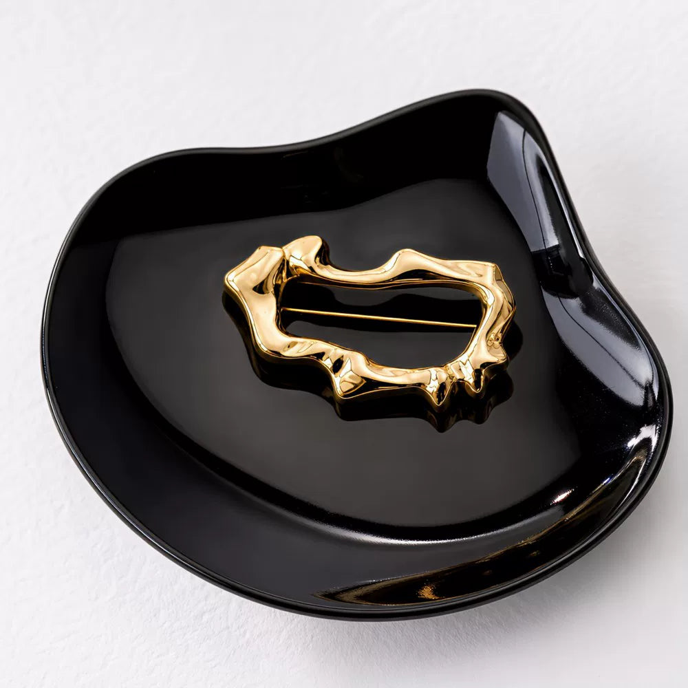 Sculptural Organic Fluid Hollow Geometric Brooch Pin | Zinc Alloy | Premium Refined Pin | Minimalist Light Luxury Jewelry | Commuter Daily wear
