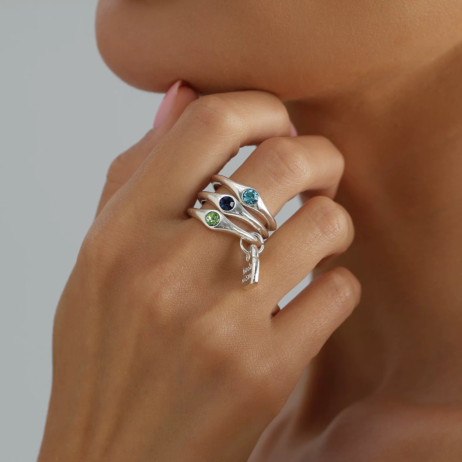 Silver metal tag, self-pleasing engraving, diamond-encrusted ring, minimalist light luxury cold tone, multi-layer stacked ring